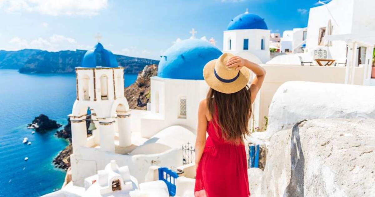 8-Day Greece Itinerary: Athens, Naxos & Santorini
